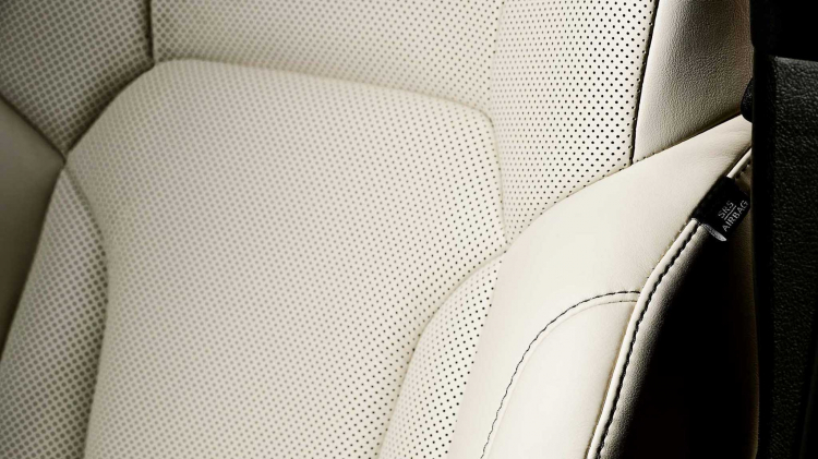 Lexus giới thiệu LX570 phiên bản Inspiration Series; giới hạn 500 chiếc; giá từ 100.420 USD