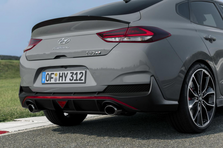 Hyundai i30 Fastback N line lộ diện, sedan vẻ ngoài thể thao mạnh 271hp