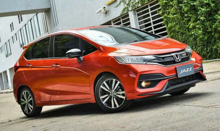 Tầm tiền 600 - 800 triệu em mua xe gì ra biển trắng các bác? Tầm tiền 600 - 800 triệu em mua xe gì ra biển trắng các bác?
