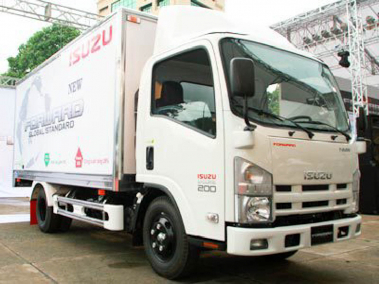 Isuzu tung khuyến mãi dịch vụ hậu mãi cuối năm