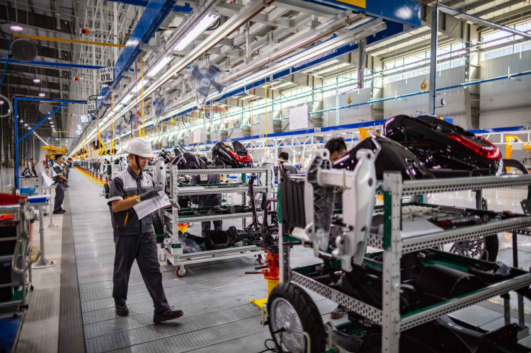 VinFast khánh thành nhà máy sản xuất và ra mắt mẫu xe máy điện thông minh