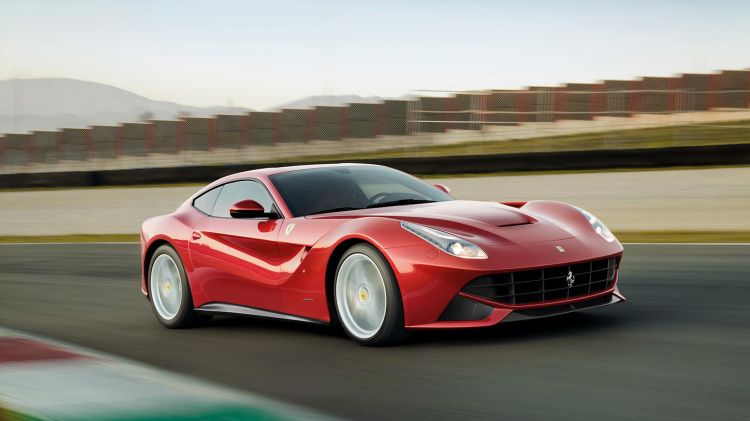 Siêu xe Ferrari F12berlinetta độ body thân rộng tại Việt Nam lên báo nước ngoài