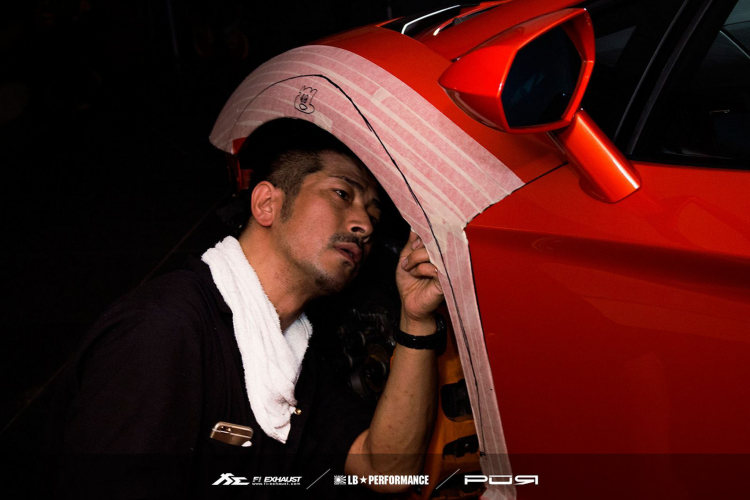 Siêu xe Ferrari F12berlinetta độ body thân rộng tại Việt Nam lên báo nước ngoài