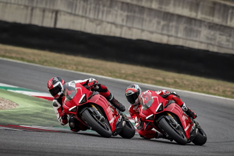 Ducati Panigale V4R ra mắt, công suất 234 ngựa, vòng tua cực đại 16,500 rpm