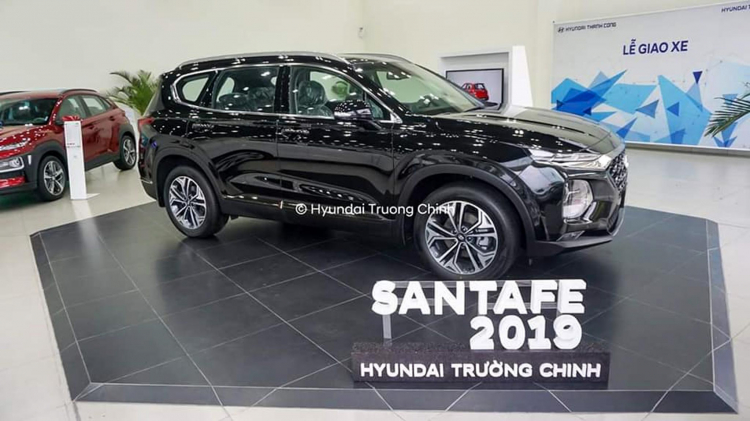 Hyundai SantaFe 2019 máy xăng bản Đặc Biệt đã xuất hiện tại đại lý ở TP.HCM