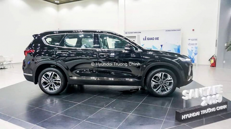 Hyundai SantaFe 2019 máy xăng bản Đặc Biệt đã xuất hiện tại đại lý ở TP.HCM