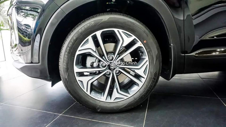 Hyundai SantaFe 2019 máy xăng bản Đặc Biệt đã xuất hiện tại đại lý ở TP.HCM