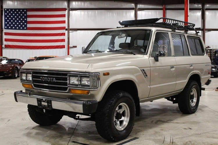 Mọi người cho mình hỏi có nên mua xe Toyota Land Cruiser máy dầu đời 1990 không? Mọi người cho mình hỏi có nên mua xe Toyota Land Cruiser máy dầu đời 1990 không?