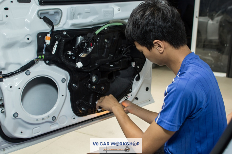 Vũ Car Workshop: Chuyên độ "âm thanh - hình ảnh - mâm - body" cho xe hơi. Vũ Car Workshop: Chuyên độ "âm thanh - hình ảnh - mâm - body" cho xe hơi.