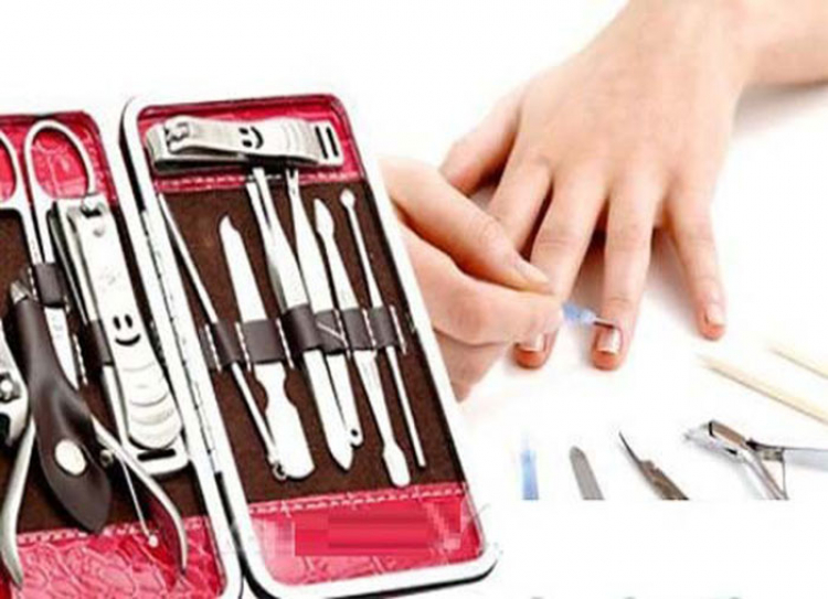 Dịch vụ gửi dụng cụ làm nail đi Mỹ giá rẻ