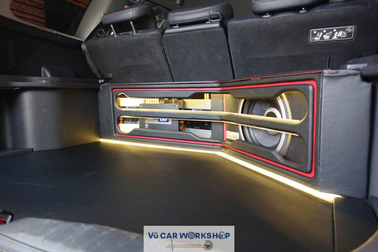 Vũ Car Workshop: Chuyên độ "âm thanh - hình ảnh - mâm - body" cho xe hơi. Vũ Car Workshop: Chuyên độ "âm thanh - hình ảnh - mâm - body" cho xe hơi.