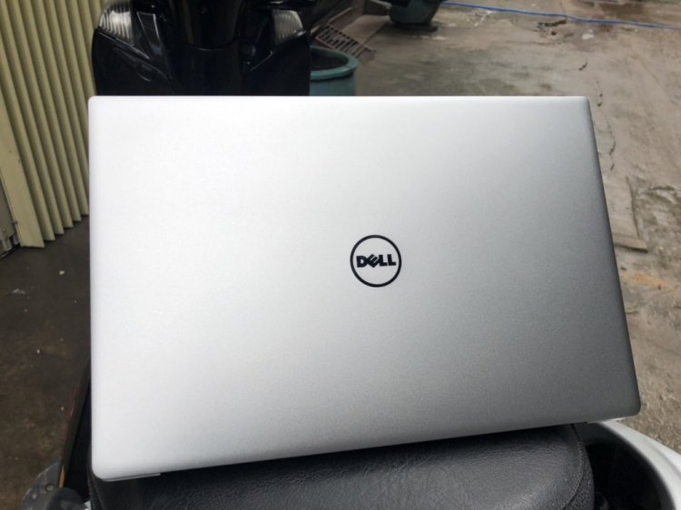 Dell XPS 13 9350, Core i7 6500u, Ram 16 GB, SSD 512 GB, 13”3 3K