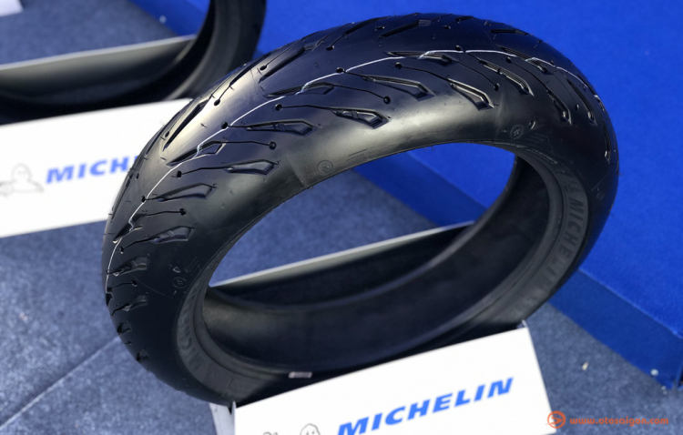 Michelin giới thiệu lốp ROAD 5, chuyên cho xe mô tô PKL