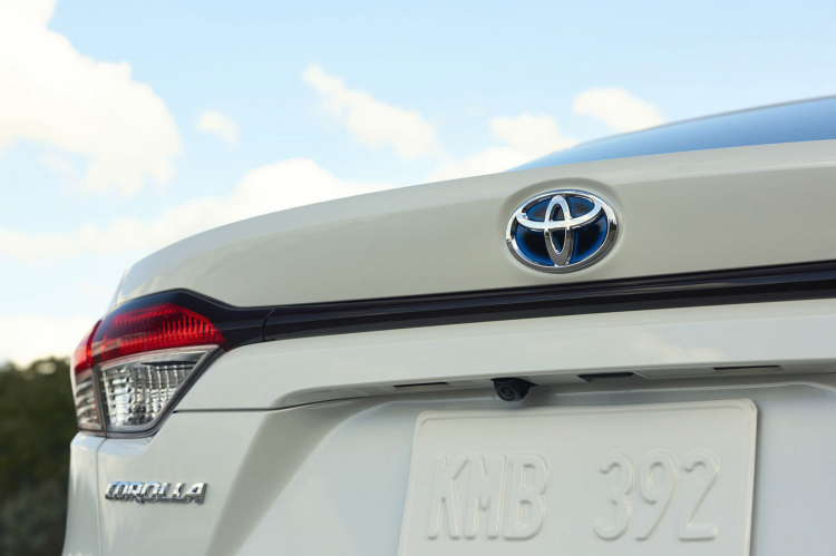 [LAAS2018] Toyota giới thiệu Corolla sedan cho thị trường Bắc Mỹ, tích hợp động cơ Hybrid từ Prius