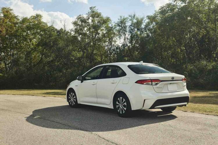 [LAAS2018] Toyota giới thiệu Corolla sedan cho thị trường Bắc Mỹ, tích hợp động cơ Hybrid từ Prius