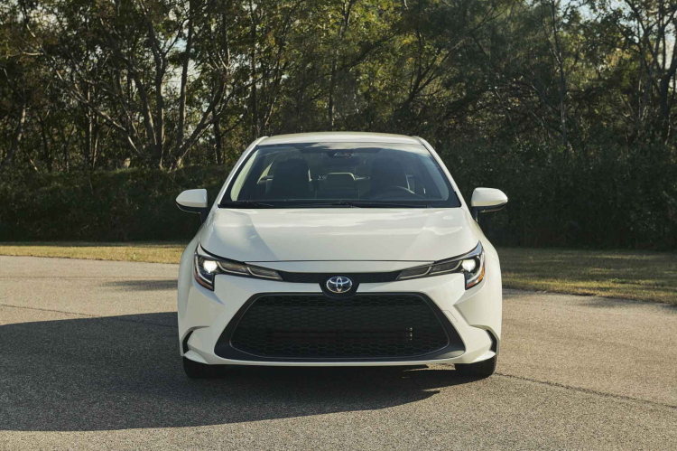 [LAAS2018] Toyota giới thiệu Corolla sedan cho thị trường Bắc Mỹ, tích hợp động cơ Hybrid từ Prius