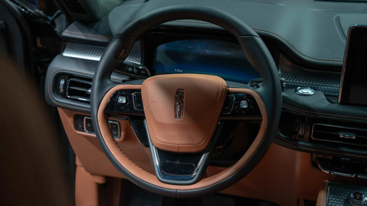 [LAAS2018] Ảnh thực tế mới nhất của SUV Lincoln Aviator 2020 ‘’đàn em’’ Navigator