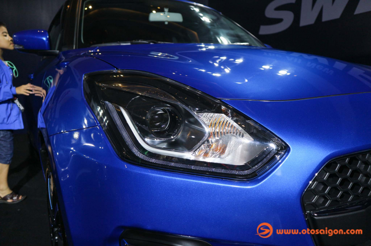 Suzuki Swift thế hệ mới ra mắt tại Việt Nam; 2 phiên bản; giá từ 499 triệu đồng