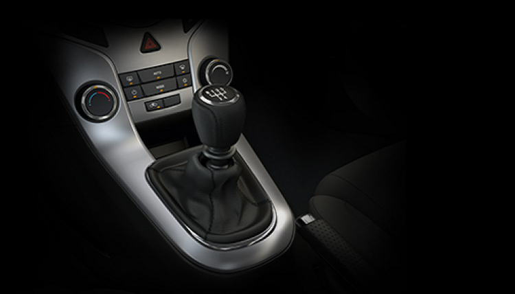 Thay tay nắm cần số xe Chevrolet Cruze LS Thay tay nắm cần số xe Chevrolet Cruze LS