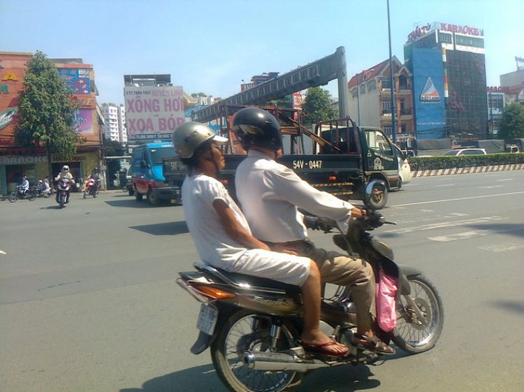 Những vô tư trên đường Trường Chinh