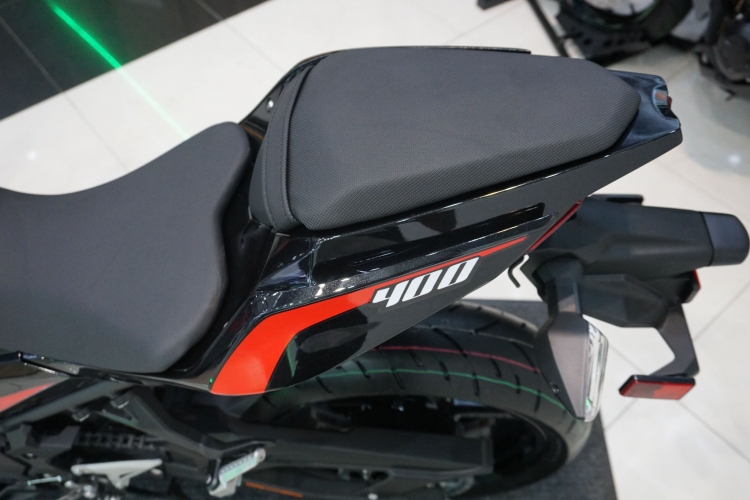 Motorrock giới thiệu 7 phụ kiện custom cho W175 giá 3 triệu, Ninja400 có tem mới giá không đổi