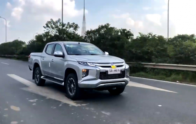 Mitsubishi Triton 2019 mới đã chạy thử tại Việt Nam, xe sắp ra mắt; mời các bác dự đoán giá bán?