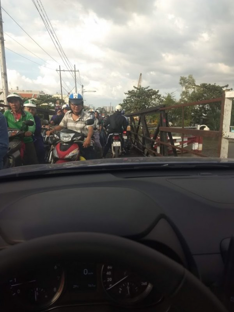 Trị bọn ô tô đi ngược chiều Trị bọn ô tô đi ngược chiều