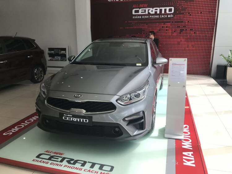 Nên mua xe Vinfast hay Kia Cerato 2019 premium mí anh