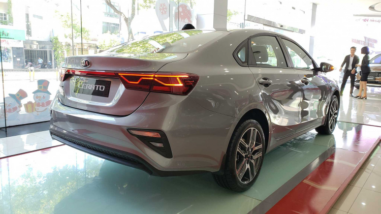 Kia Cerato mới có giá từ 559 đến 675 triệu đồng; các bác nghĩ gì về mức giá này?