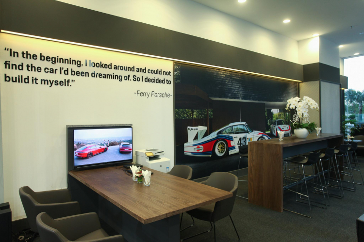 Porsche Việt Nam đang trưng bày xe tại toà nhà Landmark 81 đến hết tháng 12/2018