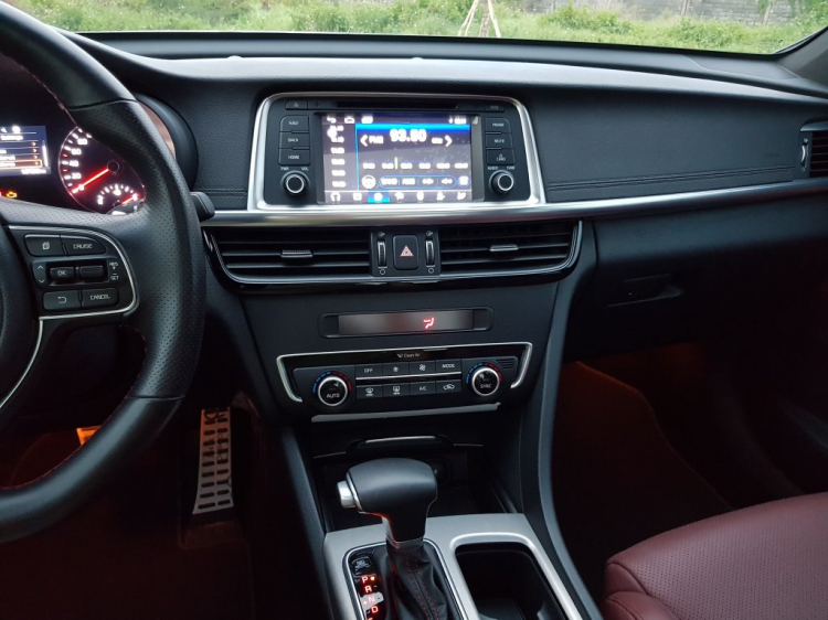Doanh số sedan hạng D tháng 11/2018: Camry bán chạy hơn Mazda6