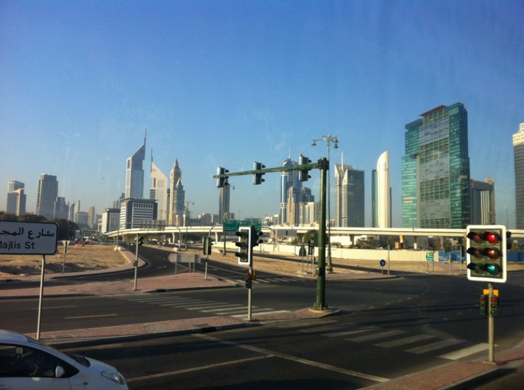 e đi Dubai chơi về xong muốn bỏ xứ mình đi quá mấy bác ơi :((( e đi Dubai chơi về xong muốn bỏ xứ mình đi quá mấy bác ơi :(((