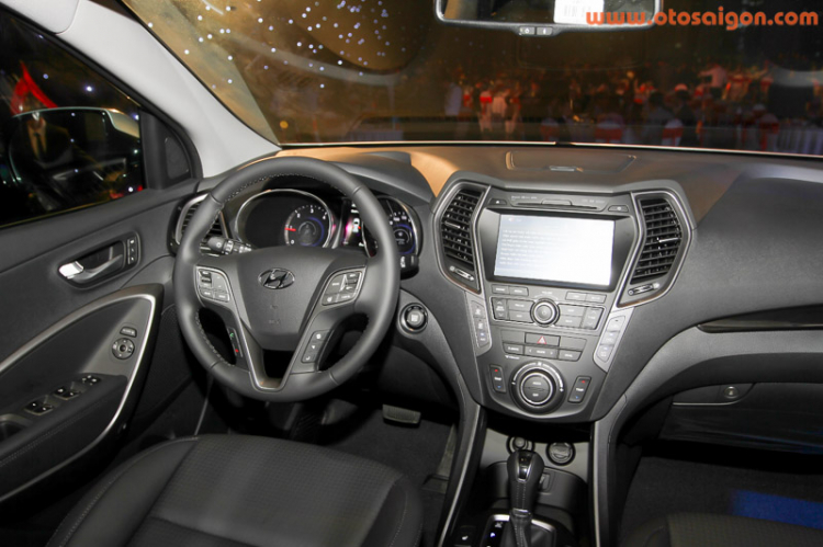 Hyundai Santa Fe 2015 CKD có giá từ 1,13 tỷ đồng Hyundai Santa Fe 2015 CKD có giá từ 1,13 tỷ đồng