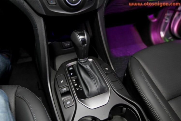Hyundai Santa Fe 2015 CKD có giá từ 1,13 tỷ đồng Hyundai Santa Fe 2015 CKD có giá từ 1,13 tỷ đồng