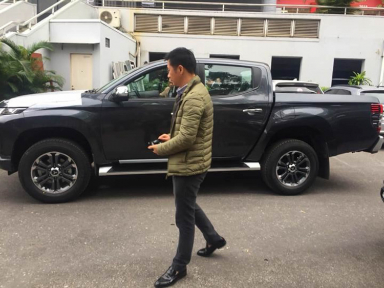 Mitsubishi Triton 4x4 AT 2019 có giá lăn bánh tạm tính là 877 triệu đồng tại Việt Nam