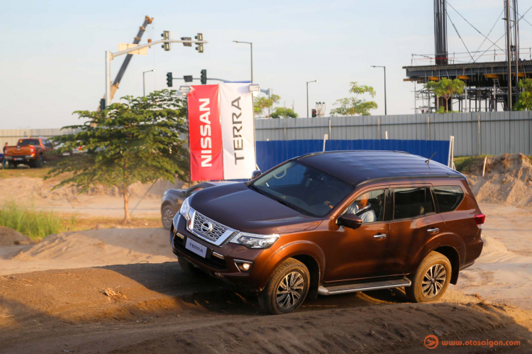 Nissan Terra bán ra tại Việt Nam với 3 phiên bản; giá từ 988 triệu đến 1,226 tỷ