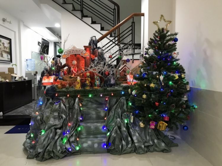 Tại sao năm nay Noel SG ko trang trí gì? Tại sao năm nay Noel SG ko trang trí gì?