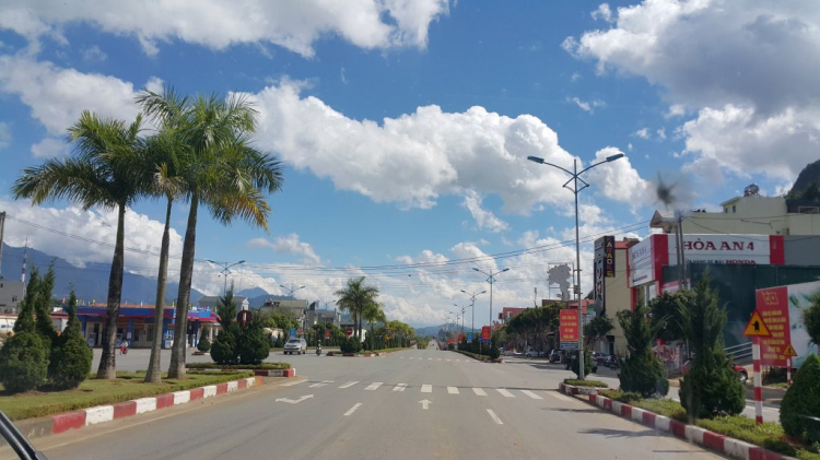 Đằng sau tay lái - ấn tượng những cung đường đẹp ở Việt Nam Đằng sau tay lái - ấn tượng những cung đường đẹp ở Việt Nam