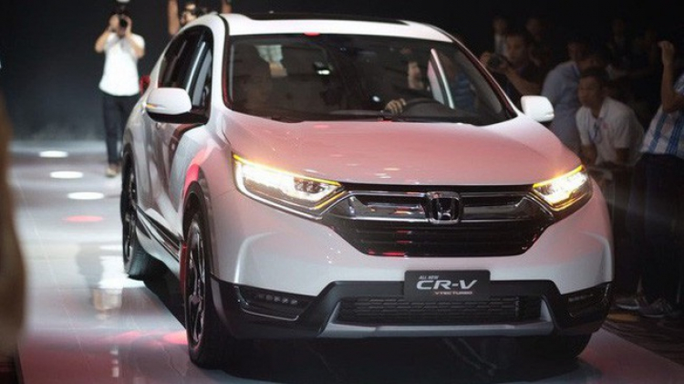 Thay đèn gầm cho xe Honda CRV 2018