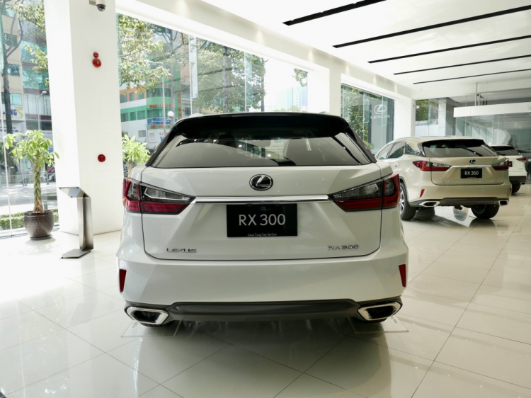 Lexus RX300 2019 đã xuất hiện tại Lexus Trung Tâm Sài Gòn