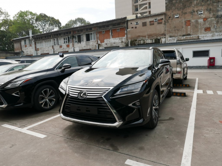 Lexus RX300 2019 đã xuất hiện tại Lexus Trung Tâm Sài Gòn