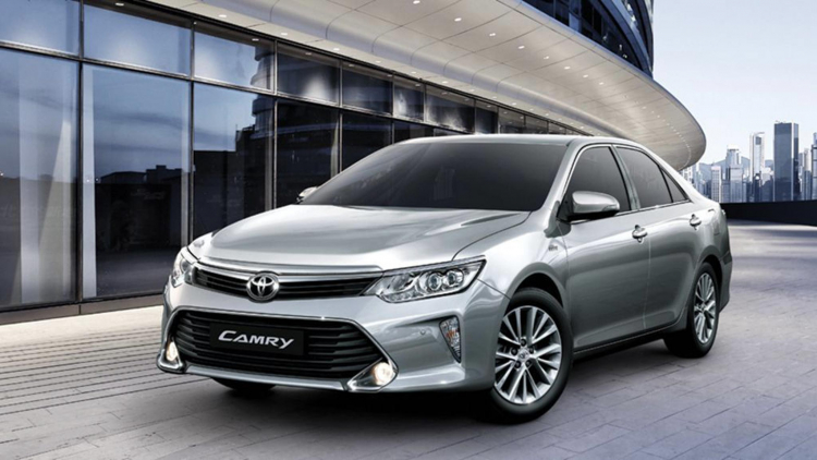 Nên lấy Kia Optima hay Toyota Camry 2.0? Chênh nhau hơn 250tr