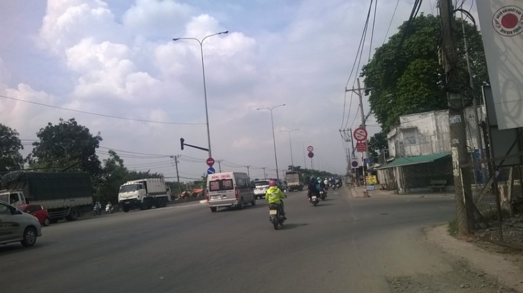 Biển báo trên QL 22 (ngã 3 Củ Cải _ cầu An Hạ)