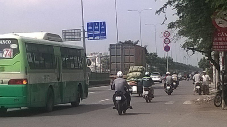Biển báo trên QL 22 (ngã 3 Củ Cải _ cầu An Hạ)