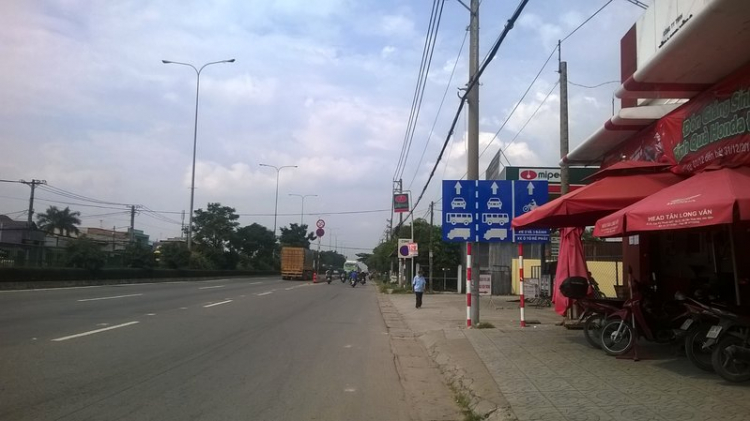 Biển báo trên QL 22 (ngã 3 Củ Cải _ cầu An Hạ)