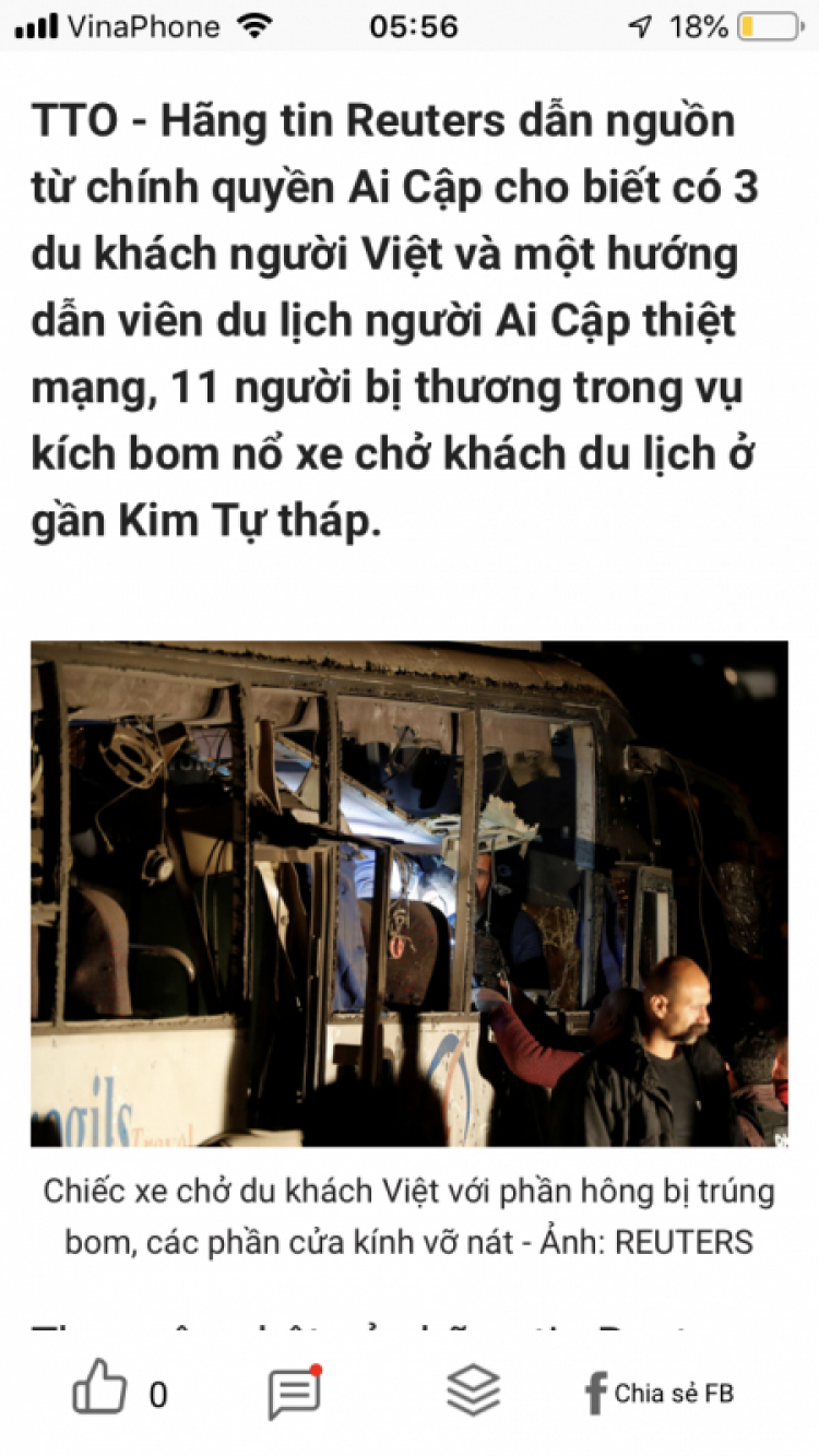 Xe vi phạm tông thẳng vào Trung tá CSGT, 2 người trọng thương