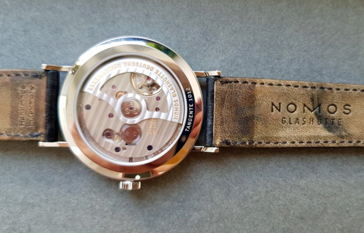 Đồng hồ NoMos vừa lạ vừa quen. Đồng hồ NoMos vừa lạ vừa quen.