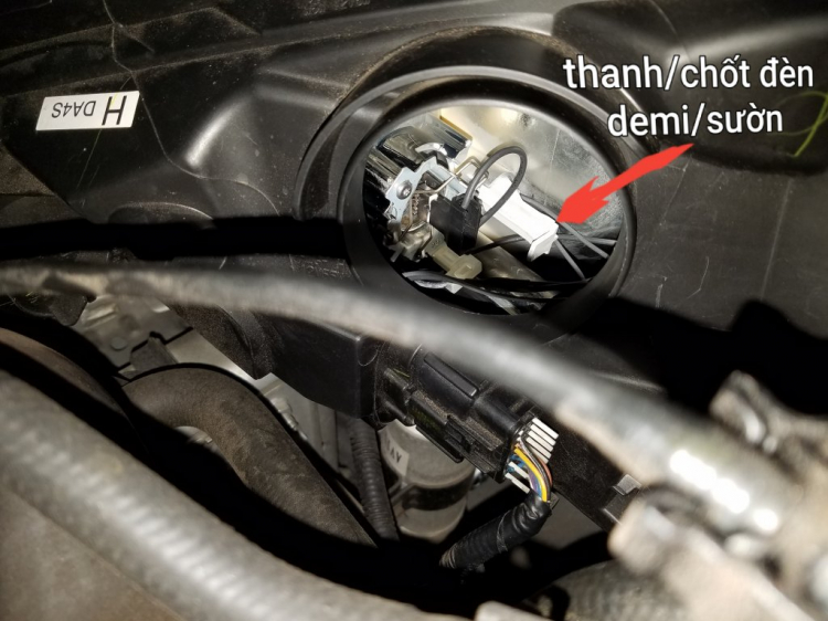 Cách tháo đèn demi/sườn xe Ford Fiesta 2014 ?