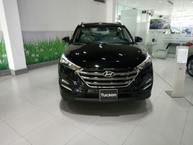 Hyundai Tucson 2.0 máy dầu màu đen giao ngay