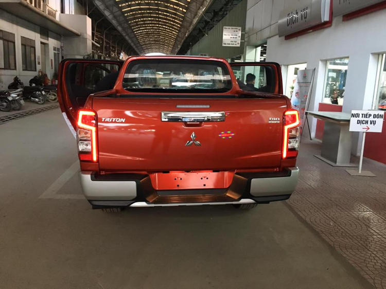 Những chiếc Mitsubishi Triton 2019 đầu tiên về đại lý trước ngày ra mắt